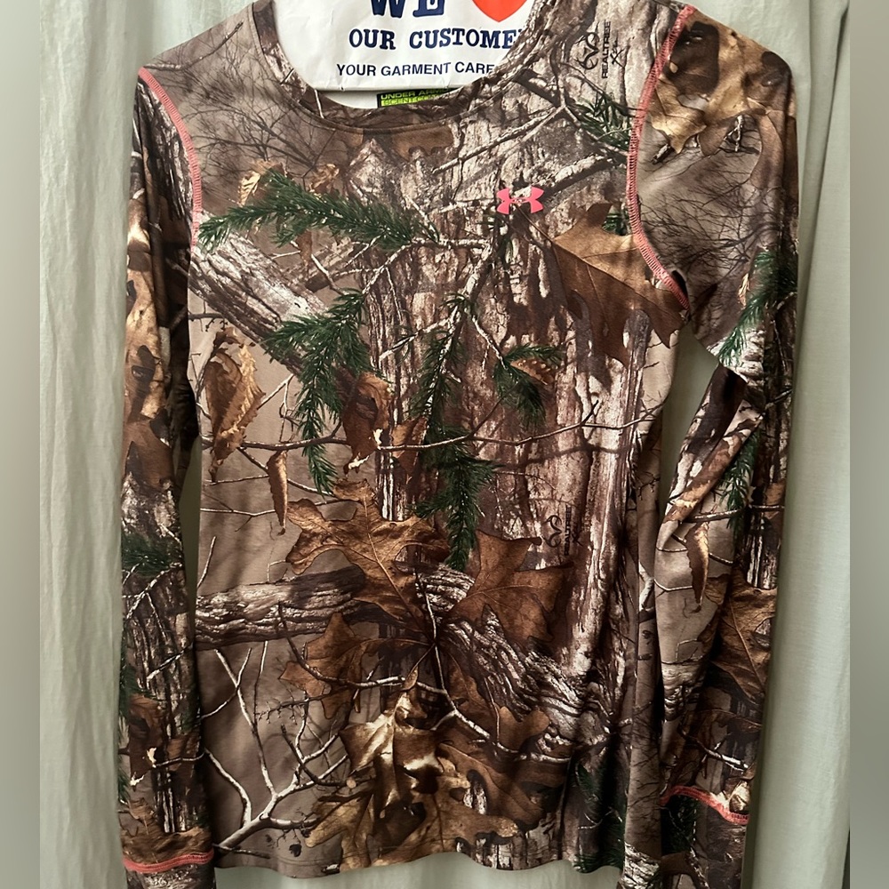 Under Armour Women’s Heat Gear Real tree Sz M